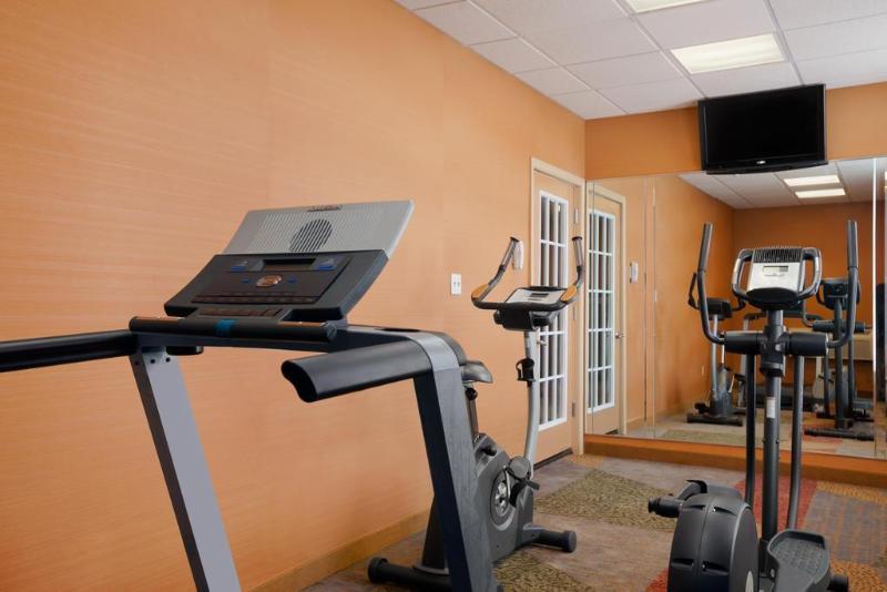 Fairbridge Inn Express Buffalo Airport Williamsville Bagian luar foto