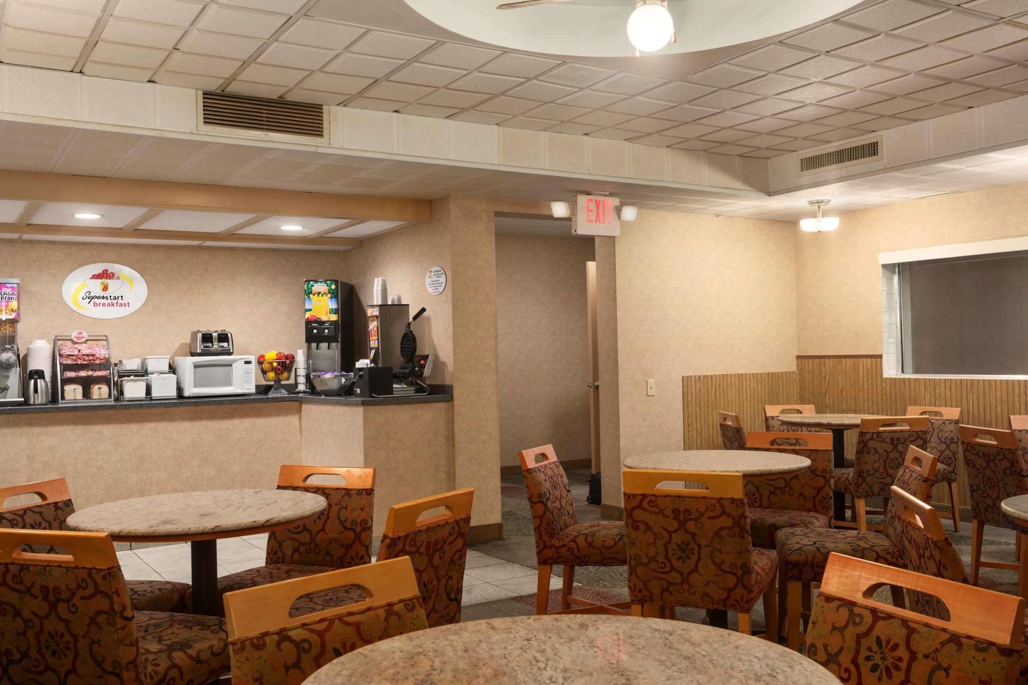 Fairbridge Inn Express Buffalo Airport Williamsville Bagian luar foto